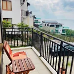 дафни - Dafni- Free Parking アパート